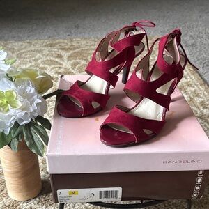 Bandolino Women's Burgundy Strappy Heels